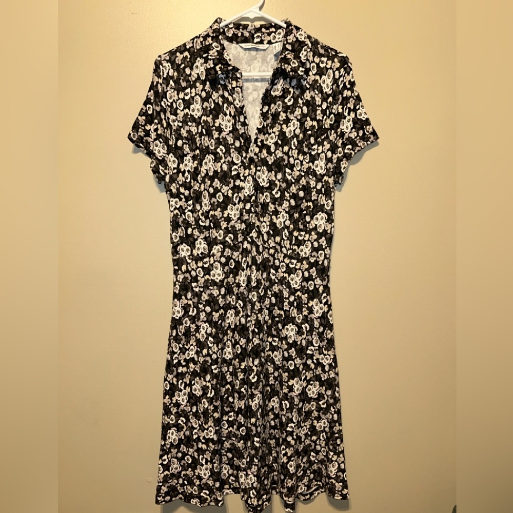 Isaac Mizrahi Black and White Floral Midi Dress